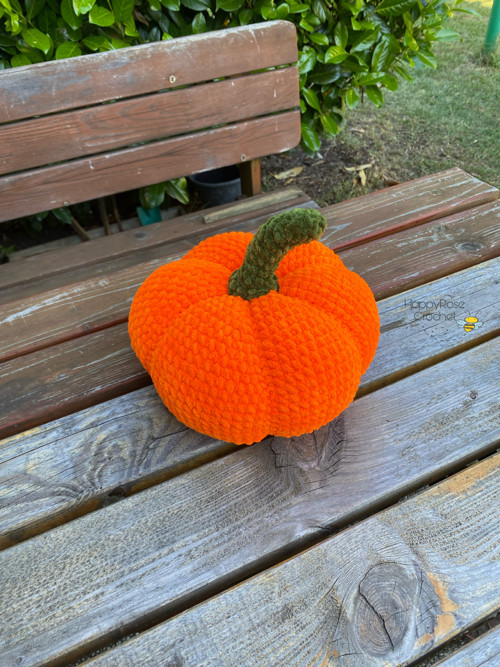 VELKÁ HÁČKOVANÁ DÝNĚ 20cm — foto 2