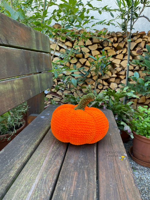 VELKÁ HÁČKOVANÁ DÝNĚ 20cm — foto 4