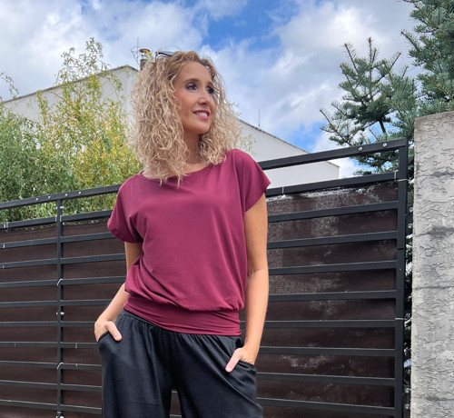 Volný top s pasem mahagon — foto 4