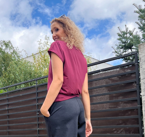 Volný top s pasem mahagon — foto 6