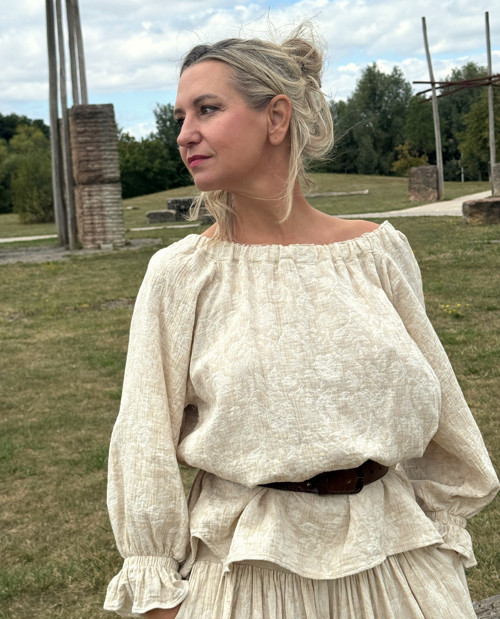 Nabíraná béžová tunika — foto 4