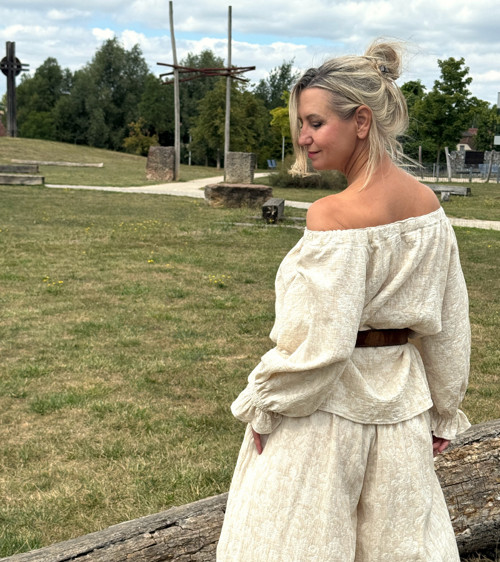 Nabíraná béžová tunika — foto 2