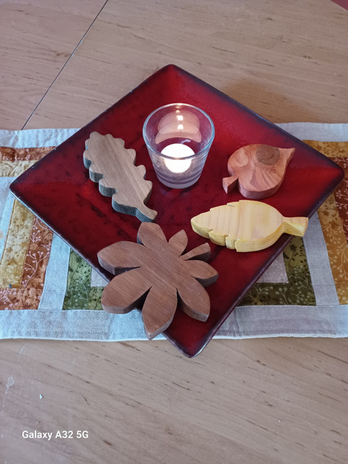 Dřevěné podzimní lístky — foto 4