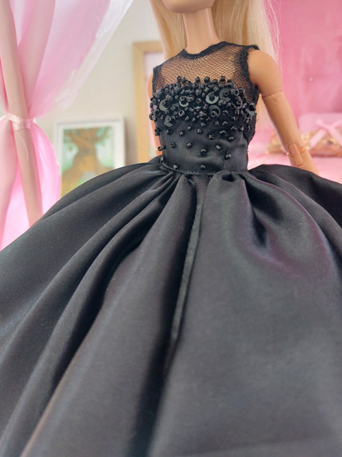 Plesové šaty pro barbie — foto 4
