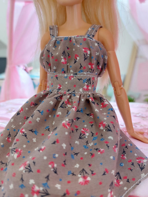 Šaty pro barbie plesové — foto 2