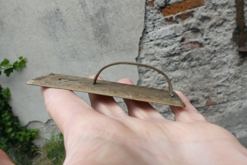 Stará nábytková krytka, madlo — foto 3