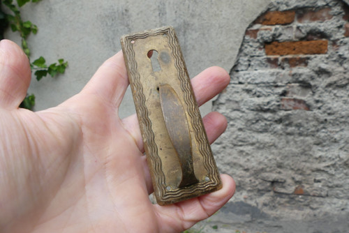 Stará nábytková krytka, madlo — foto 2