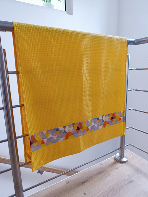 Sada ručníků s designovým pruhem Yellow triangle — foto 6