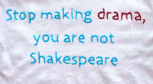 Dětské tričko „Stop Making Drama“ – bílé, 122/128 — foto 4