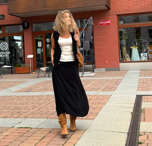 Zvonová černá sukně se lnem — foto 2