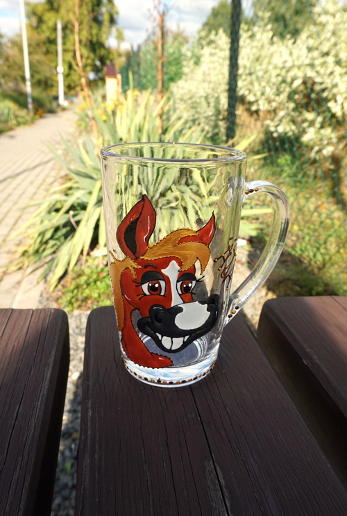 Sklenice latte - kůň zubatý — foto 3