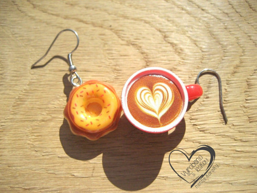 Červené Cappuccino S Donutem — foto 2