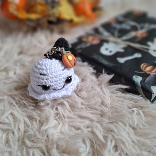 Háčkovaný přívěsek ducha — foto 2