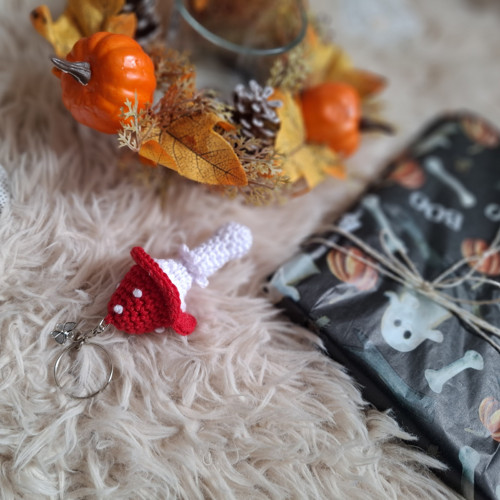 Háčkovaný přívěsek muchomůrky — foto 2