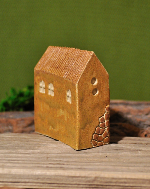 Č. 219 Keramický domeček malý 7 cm — foto 4