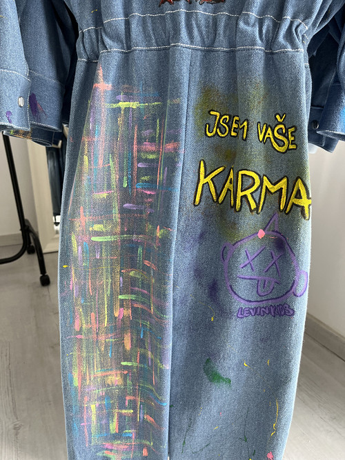 Dětské riflové montérky ve stylu 80let — foto 5