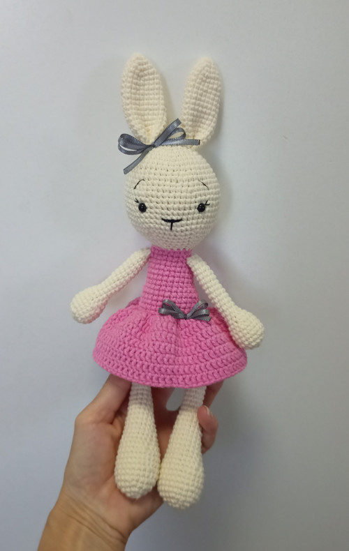 Háčkovaný zajíček - 27 cm — foto 3