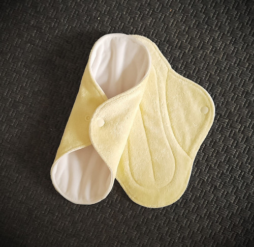 Noční bledě žlutá — foto 4