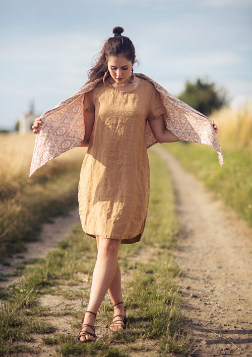 Lněné šaty hladké Medové — foto 5