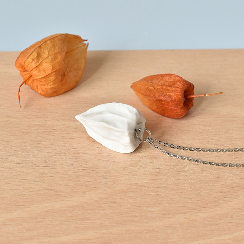 Porcelánový přívěsek Mochyně — foto 2