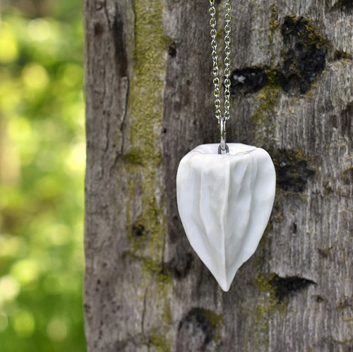 Porcelánový přívěsek Mochyně — foto 5