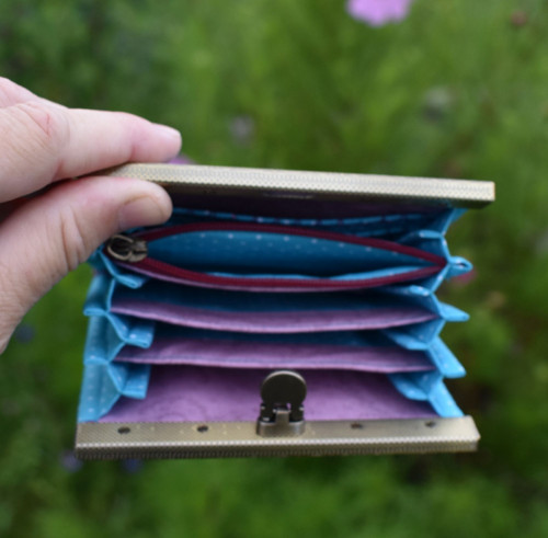 Rámečková peněženka - Patricia Bravo — foto 5