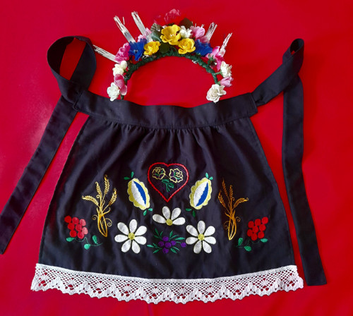 Zástěrka, zástěra ke kroji. Folklor. — foto 2
