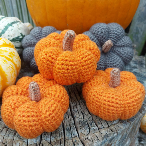 Háčkovaná dýně - 10 cm - šedá — foto 2