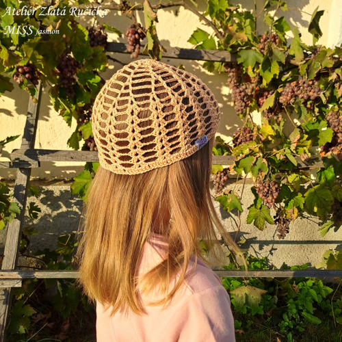 SUZIE - háčkovaná čepice meruňková — foto 2