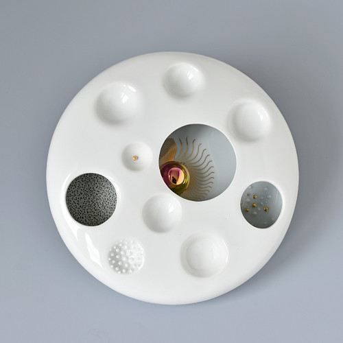 Porcelánový nástěnný objekt — foto 3