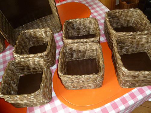 Tmavě hnědé košíky — foto 2