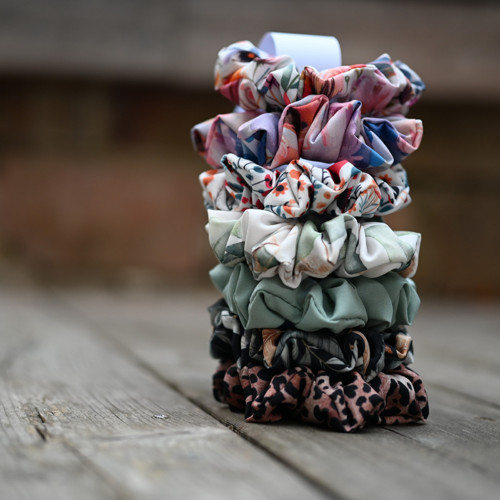 Scrunchie Červené květy - širší — foto 4