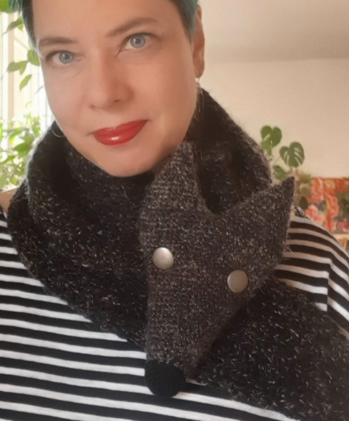 Velmi milá slečna liška - šála — foto 2
