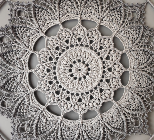Mandala Šedá hvězda - průměr 45 cm — foto 5