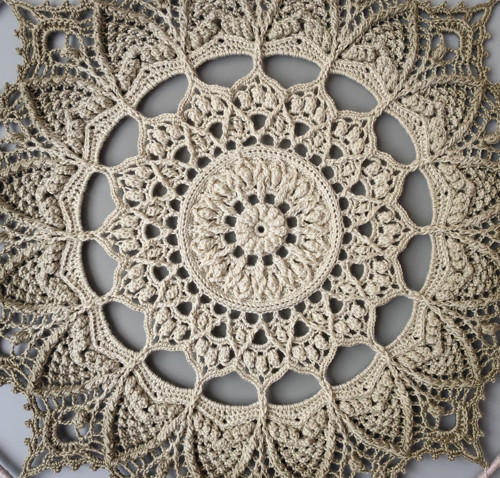 Mandala Khaki hvězda - průměr 45 cm — foto 5