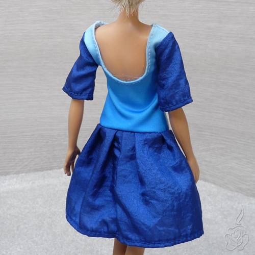 Modré šatičky pro Barbie — foto 2