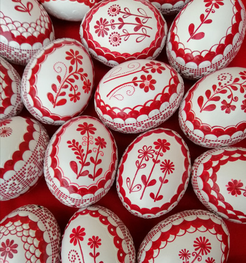 Bílé kraslice s červenou — foto 4