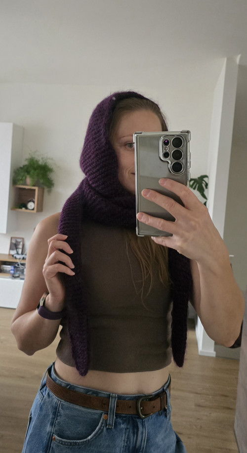 Trendová šála s kapucí. — foto 6