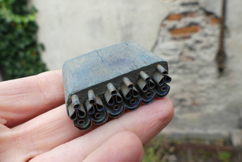 Staré dřevěné razítko na textil, modrotisk — foto 2