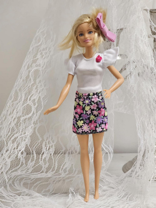Oblečení + Barbie jako dárek — foto 2