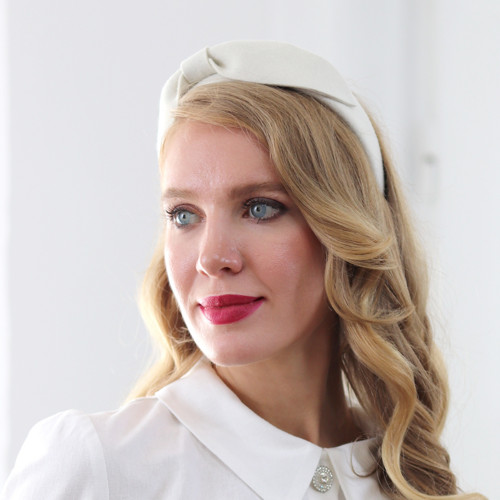 Čelenka Beatrice - vlna, bílá — foto 3
