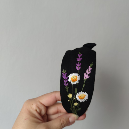 Černá čelenka — foto 5
