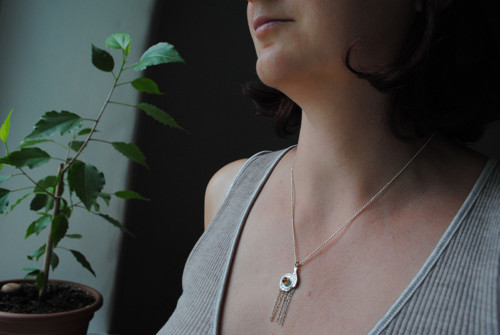 Přívěsek Spirála s jantarem — foto 2