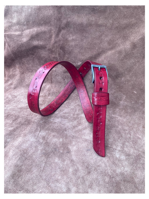 Pásek červený s vlisem — foto 4