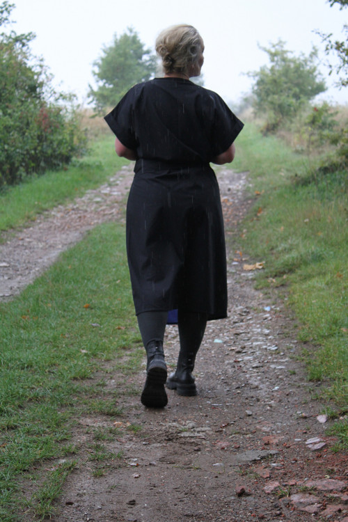 Šaty z autorské látky ... vel. L - XL — foto 4