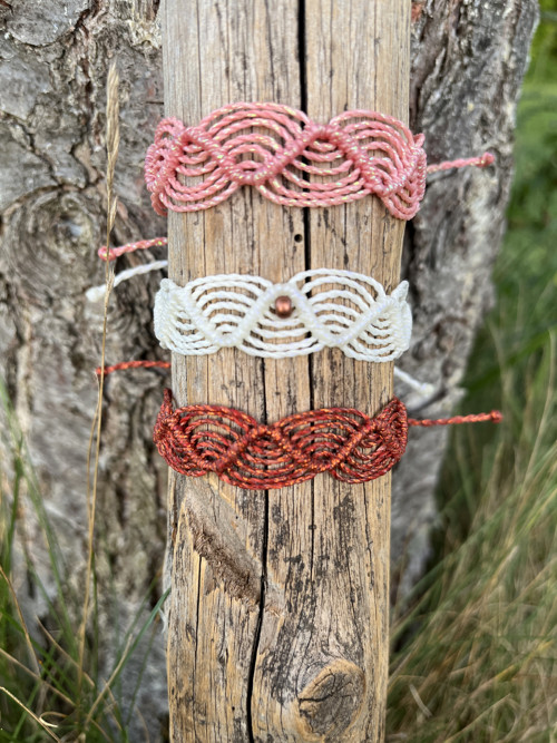 Lososový macramé náramek — foto 3