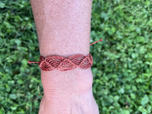 Bronzový macramé náramek — foto 4