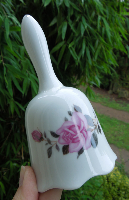 Retro porcelánový zvonek — foto 3
