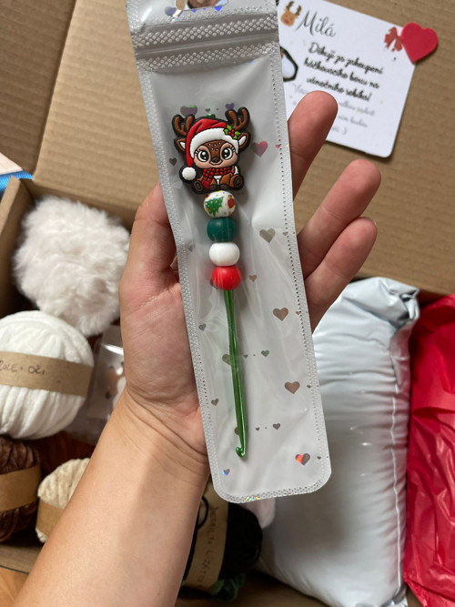 Háčkovací BOX "Uháčkuj si sám.." - Sobík — foto 5