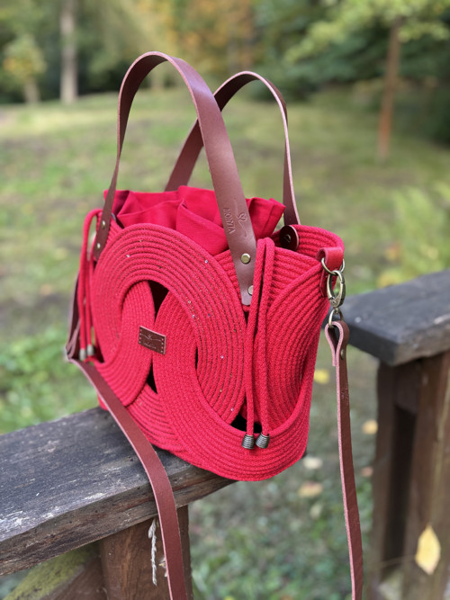 Elegantní třpytivá kabelka — foto 2